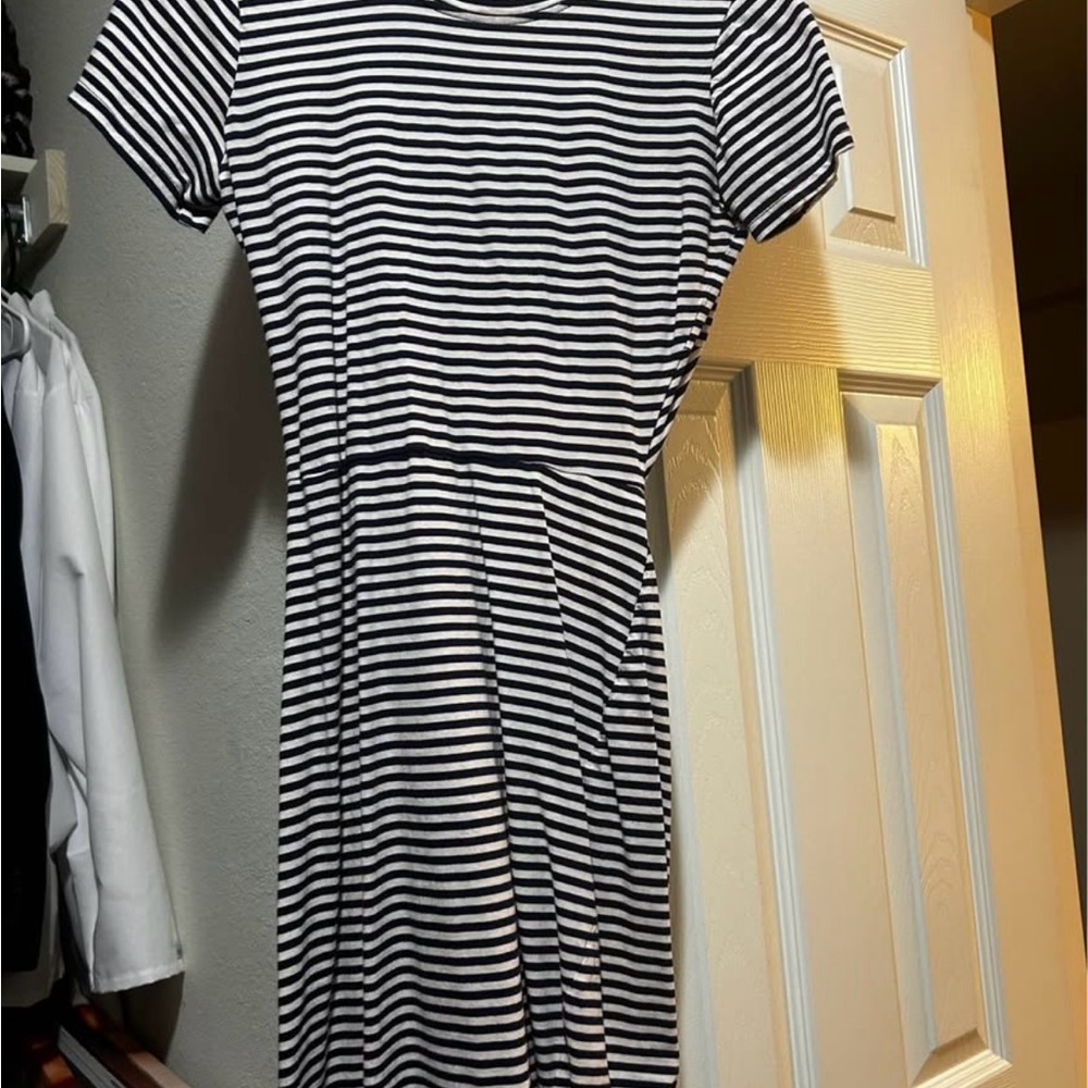 Daytrip Black and White Cuffed Sleeve Midi Dress